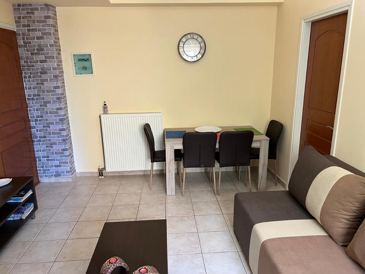 Bessis Apartments Kalamata Exterior photo